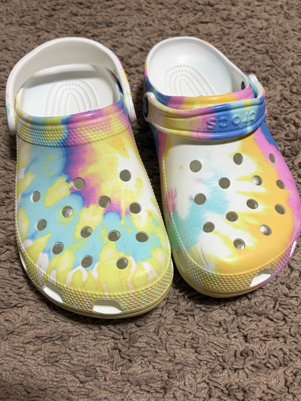 CROCS Tie-Dye Clogs in White, Yellow, Pink, Blue
